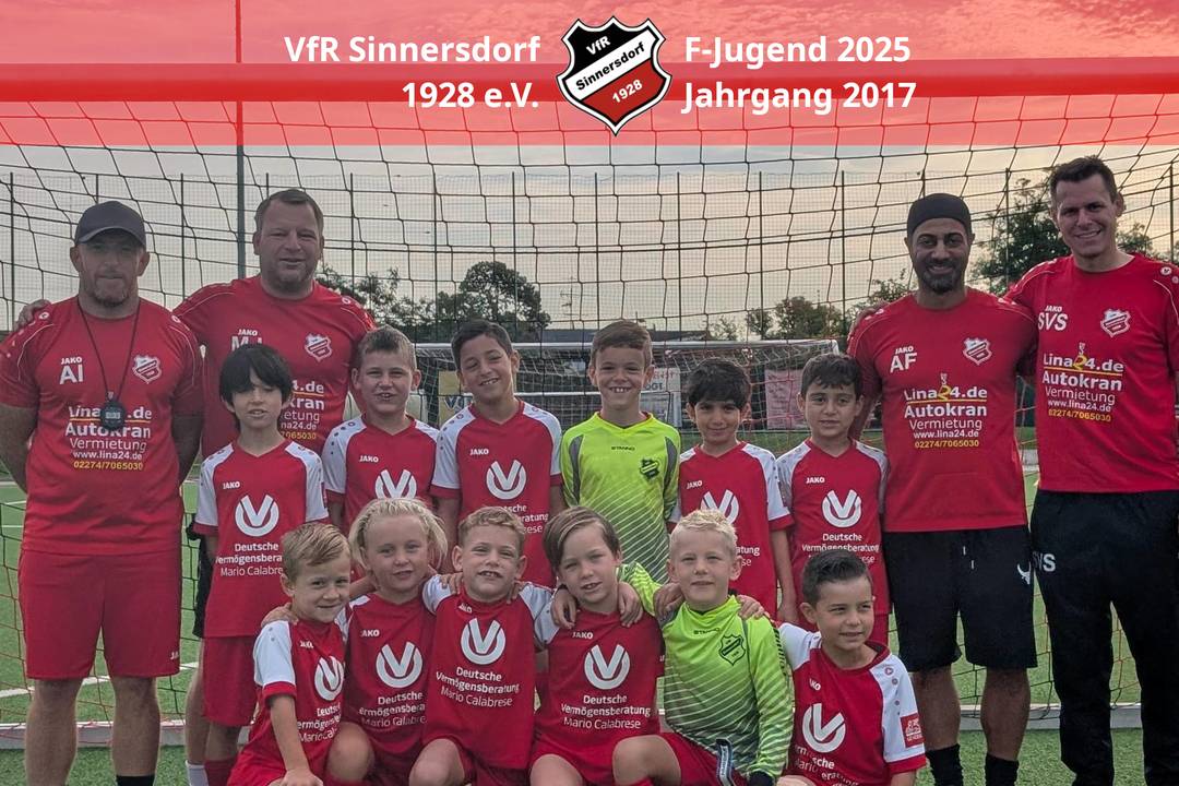 Mannschaftsfoto der F2-Junioren U8 mit den Trainern Ali Firat, Antonio Illiano, Sven Schmidt und Matthias Jendrzewski aus der Saison 25/26